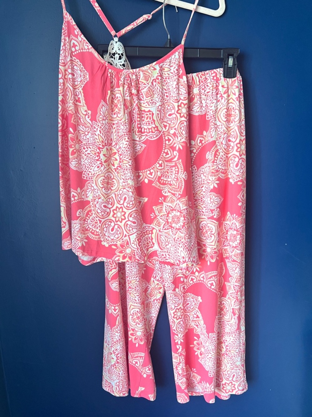 Lina Donatella XL 2 Pc Pajama Set Coral Pink Lace  Back Cami Capri Pants NWT